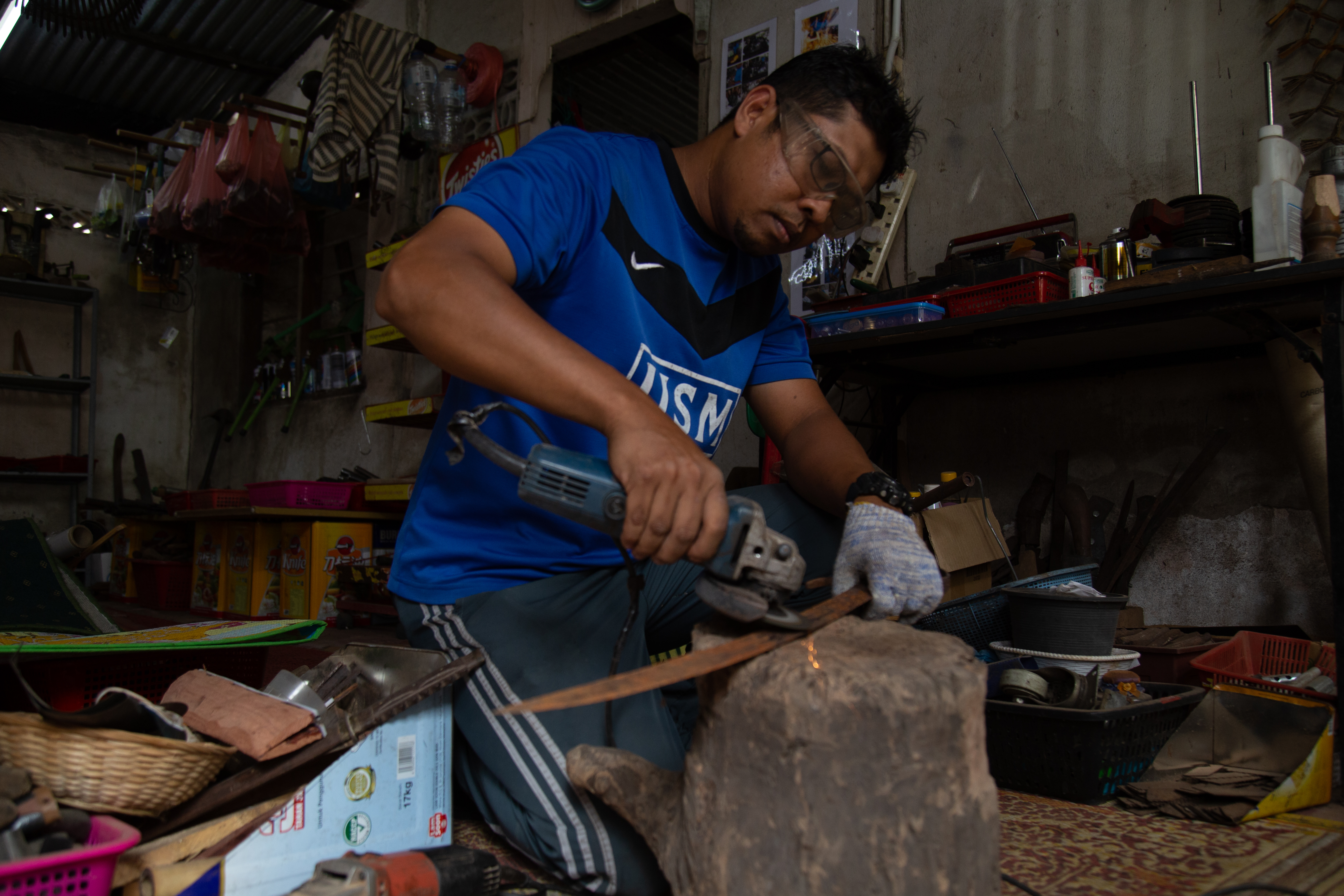 Tukang Besi, Permatang Benuan