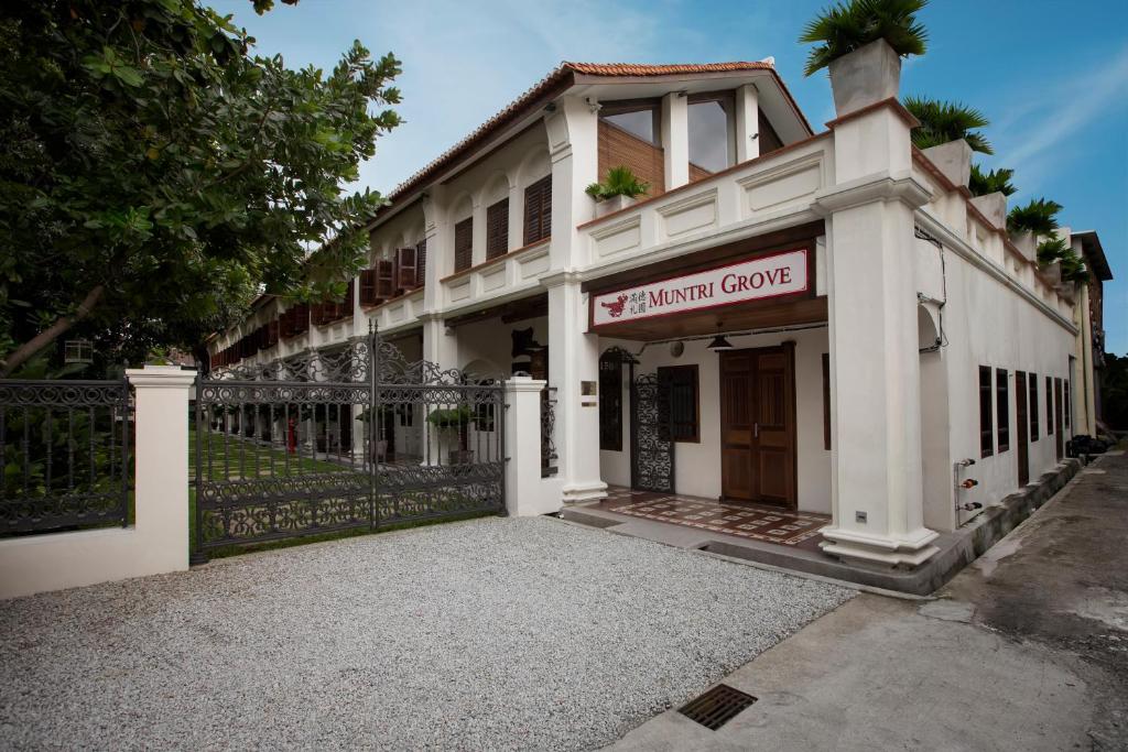 Muntri Grove Hotel