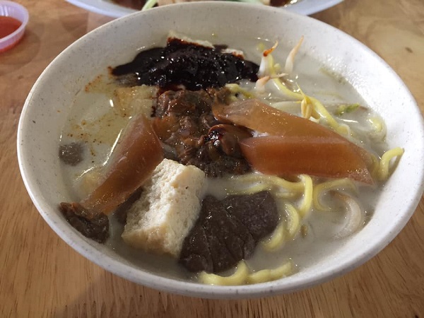 Hot Bowl White Curry Mee