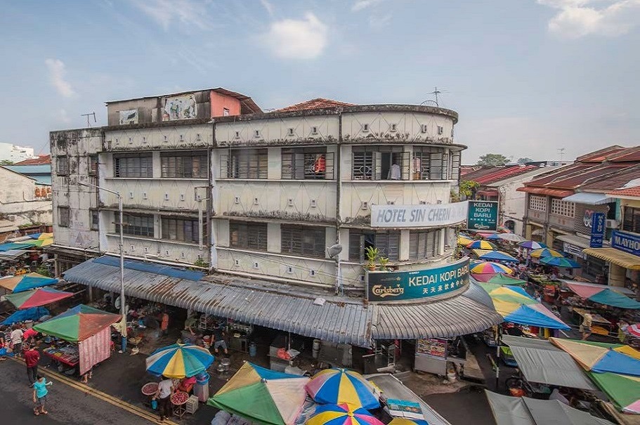 MARKETS & BAZAARS