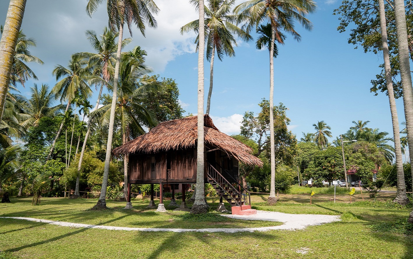 HOMESTAYS